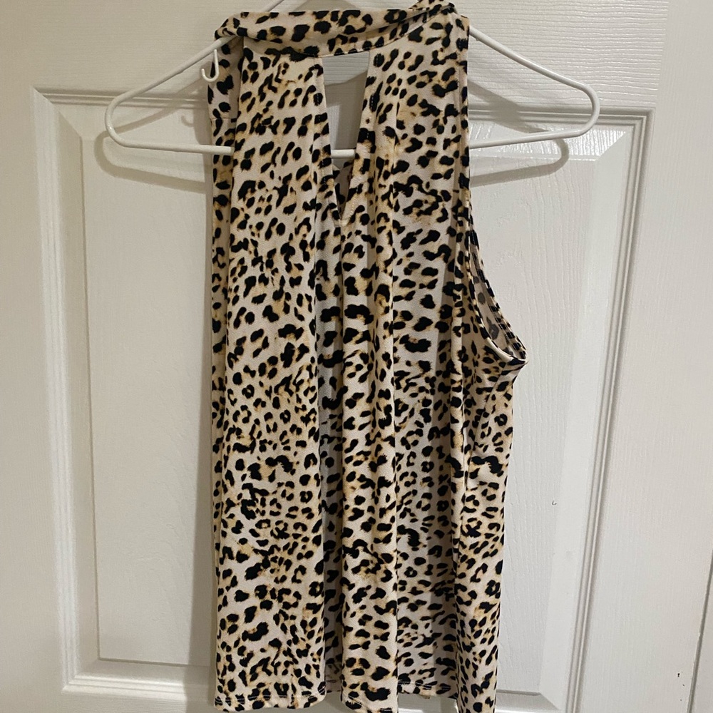 Leopard keyhole tank